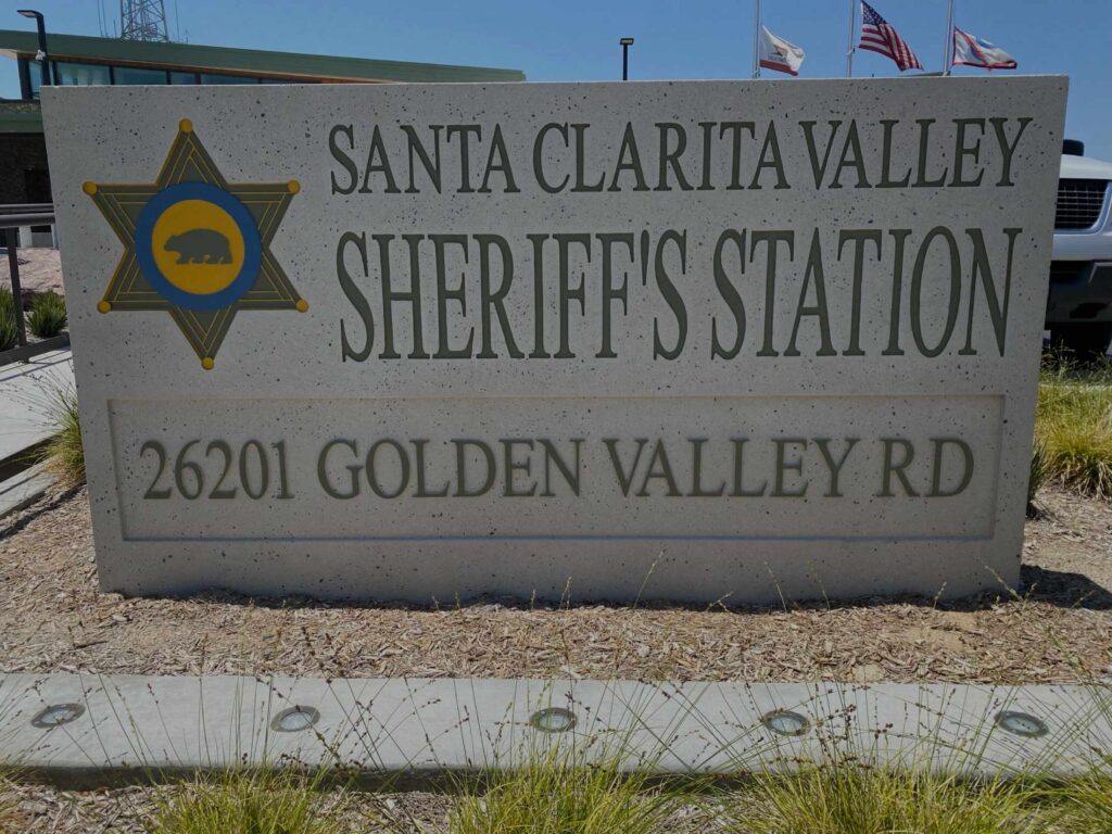 Santa Clarita valley sheriff's station golden valley road